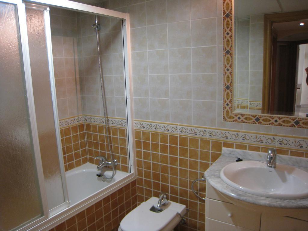 Apartamentos Torreon Del Mar Бенальмадена Номер фото